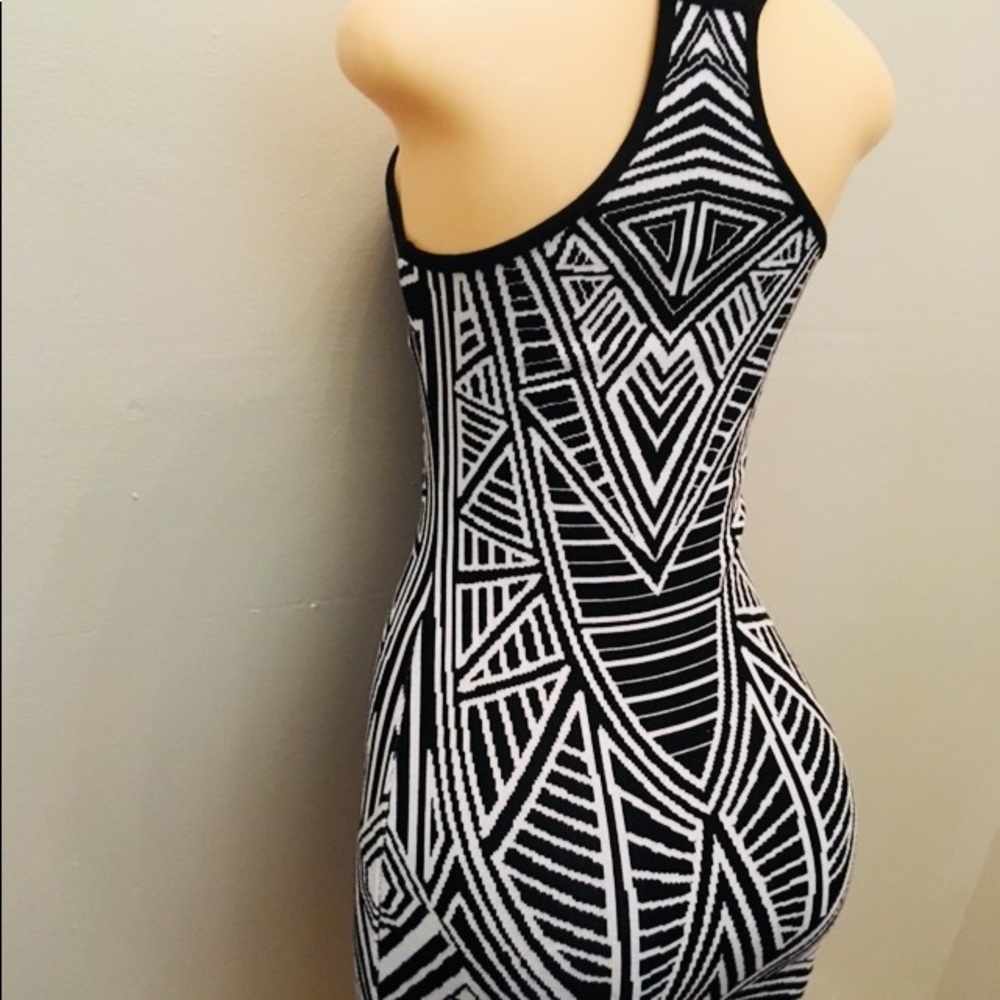 Dress - Picture 5 of 7